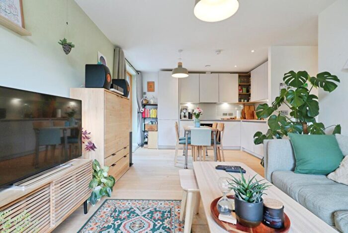 2 Bedroom Flat For Sale In David Street, Leeds, West Yorkshire, LS11