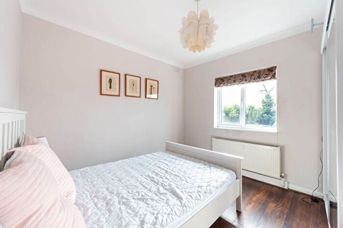 2 Bedroom Flat To Rent In Tubbs Road, Harlesden, London, NW10