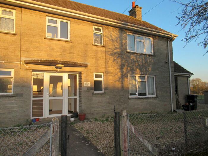 1 Bedroom Flat To Rent In Manor Place, Somerton, TA11