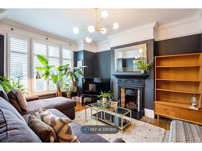 2 Bedroom Flat To Rent In London, London, SE4