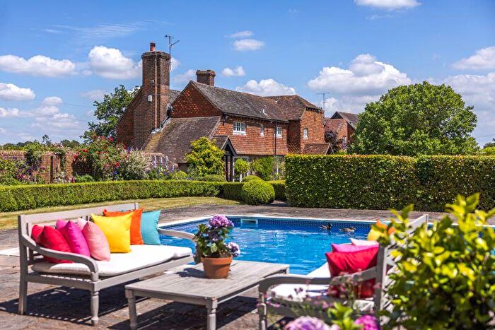 4 Bedroom Detached House For Sale In Barnsfold Lane, Tismans Common, RH12