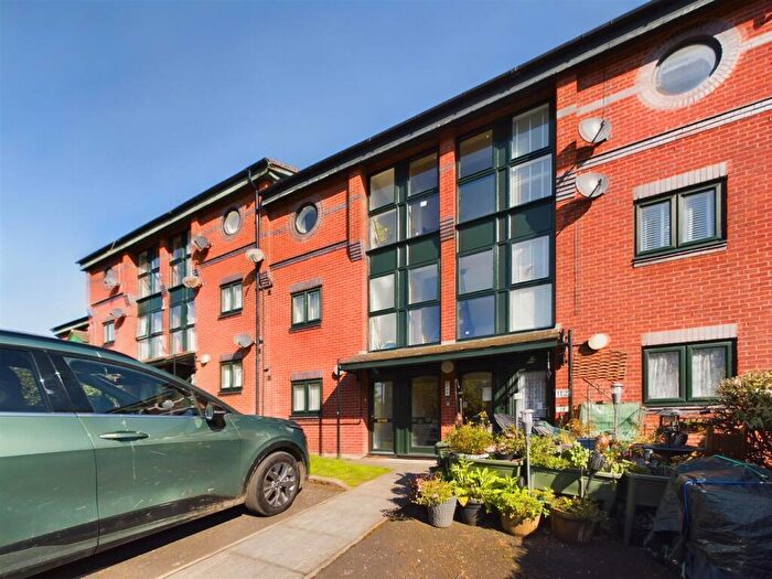 2 Bedroom Apartment To Rent In Priory Wharf, Birkenhead, CH41
