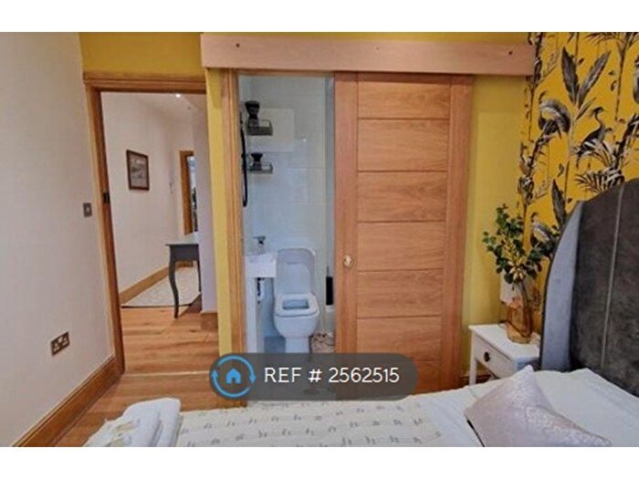 2 Bedroom Flat To Rent In Neal Street, London, WC2H