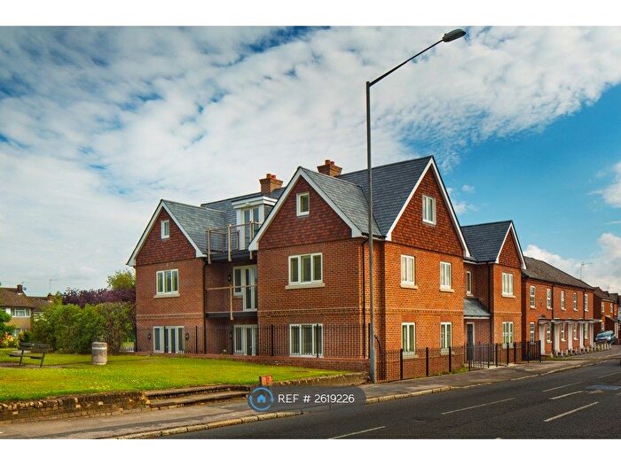 2 Bedroom Maisonette To Rent In Glade View, Marlow, SL7