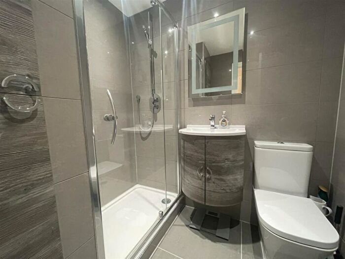 1 Bedroom Flat To Rent In Lefroy Park, Fleet, GU51