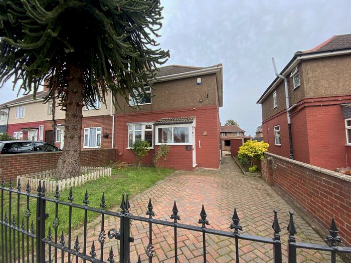 3 Bedroom House To Rent In Beaufort Road, Doncaster, DN2