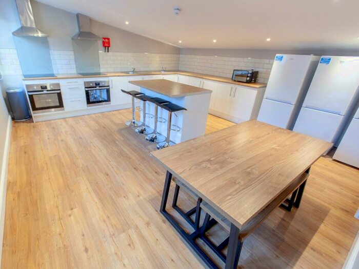 5 Bedroom House To Rent In Hardman Street (house Share), L1