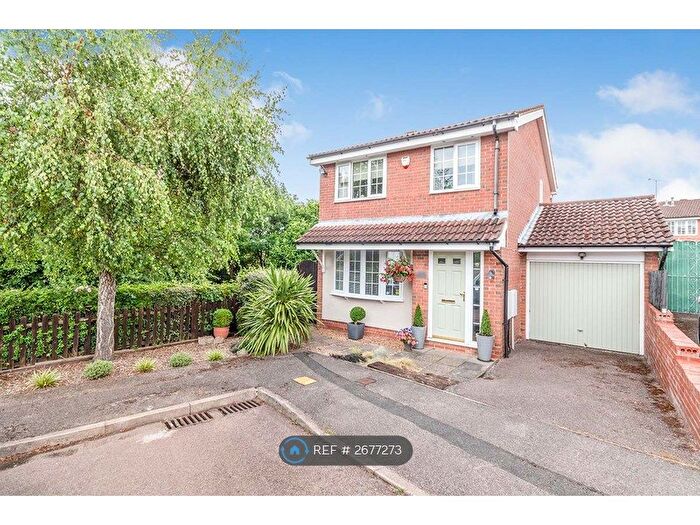 3 Bedroom Detached House To Rent In Rochford Drive, Luton, LU2