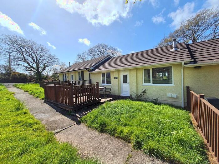 2 Bedroom Chalet For Sale In Cury Cross Lanes, Helston, TR12