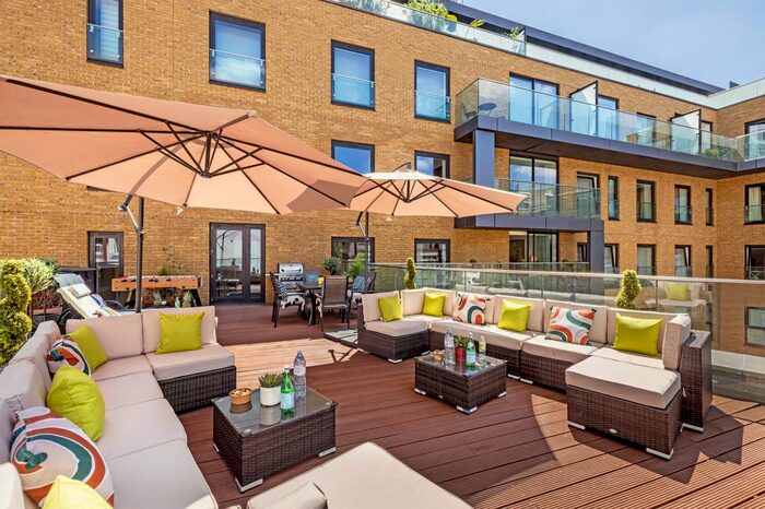 3 Bedroom Flat To Rent In Bolsover Street, London, W1W