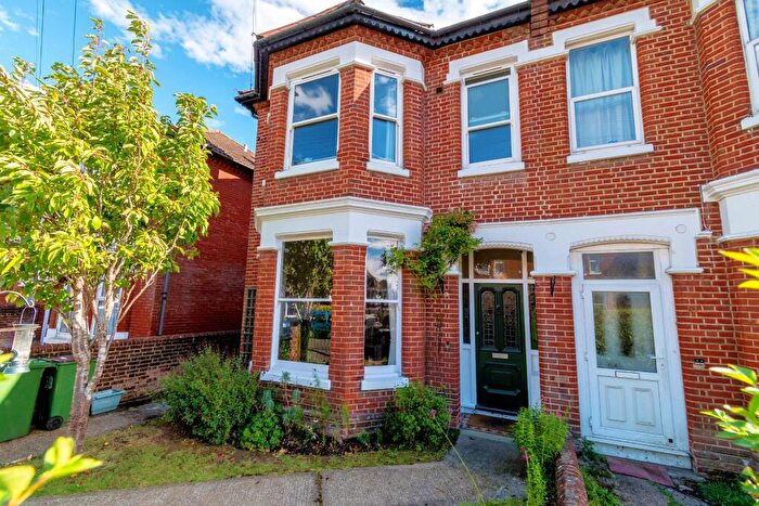 5 Bedroom Semi-Detached House For Sale In Portswood, Southampton, SO14
