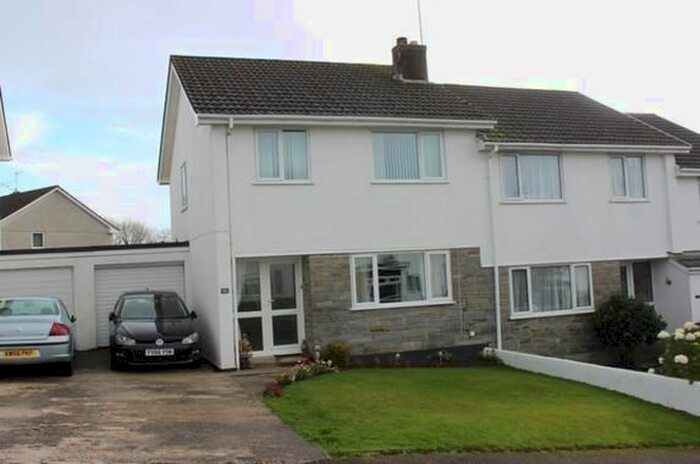 3 Bedroom Property To Rent In Emlyn Fields, St. Austell, PL25