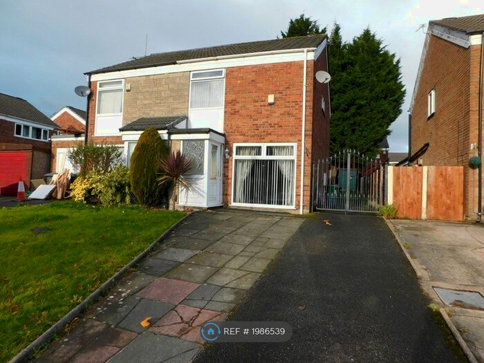 3 Bedroom Semi-Detached House To Rent In Tintern Avenue, Tyldesley, Manchester, M29