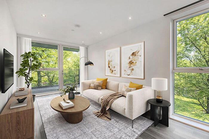 1 Bedroom Flat For Sale In Link Drive, Hatfield, AL10