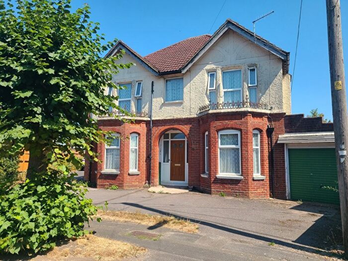 4 Bedroom Detached House For Sale In Beaumont Road, Central Totton, SO40