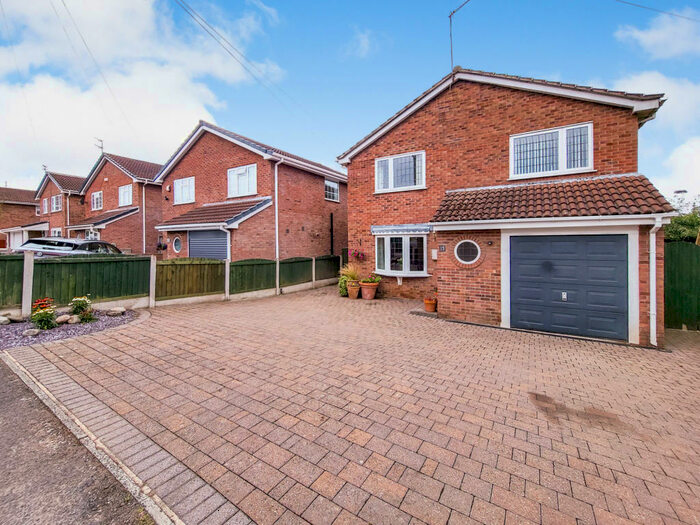 Houses for sale & to rent in CH61 3UX, Brian Avenue, Pensby And