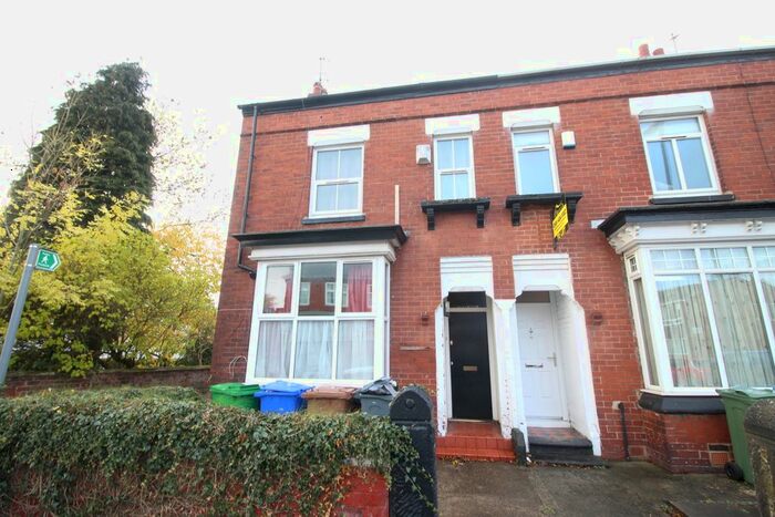 4 Bedroom Semi-Detached House To Rent In Bills Included - Ladybarn Lane, Manchester, M14
