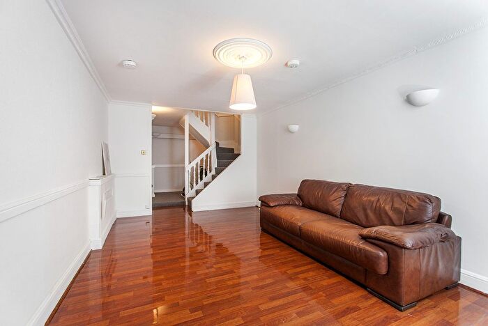 4 Bedroom Terraced House To Rent In Copenhagen Street, Kings Cross, N1