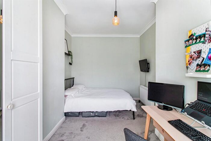 2 Bedroom End Of Terrace House For Sale In Springfield Road, Morley, Leeds, LS27