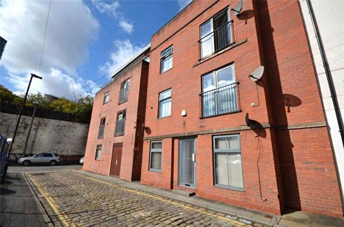 2 Bedroom Apartment To Rent In Southern Street, Salford, Manchester City Centre, M3