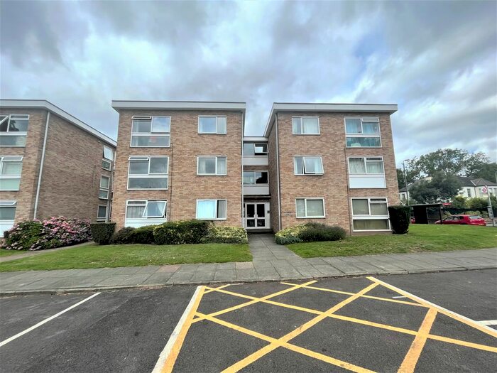1 Bedroom Flat To Rent In - Cooden Close, Bromley, Kent, BR1
