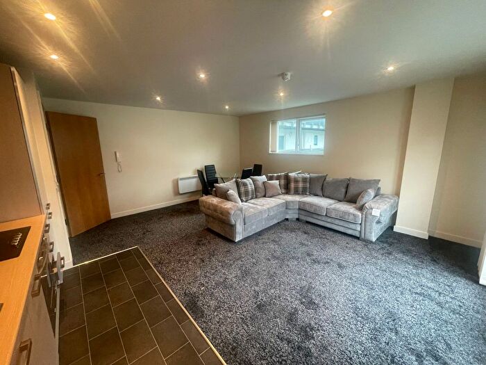 2 Bedroom Flat To Rent In Manchester Street, Manchester, M16