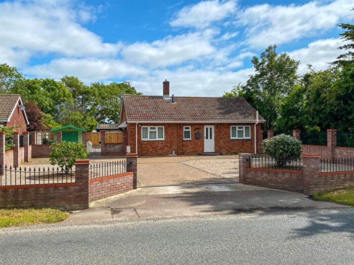 2 Bedroom Detached Bungalow For Sale In Burgh Road, Bradwell, Great Yarmouth, NR31