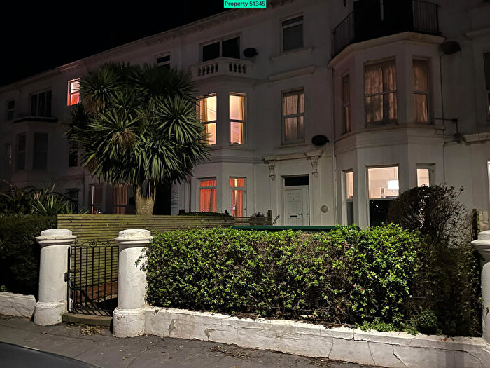 2 Bedroom Flat For Sale In Flat, Alexandra Terrace, Exmouth, EX8