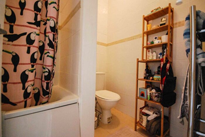 1 Bedroom Cottage To Rent In Grange Park Road, Leyton, E10