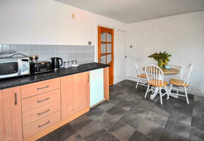 3 Bedroom Semi-Detached House To Rent In Gratten Court, Worsley, Manchester, M28