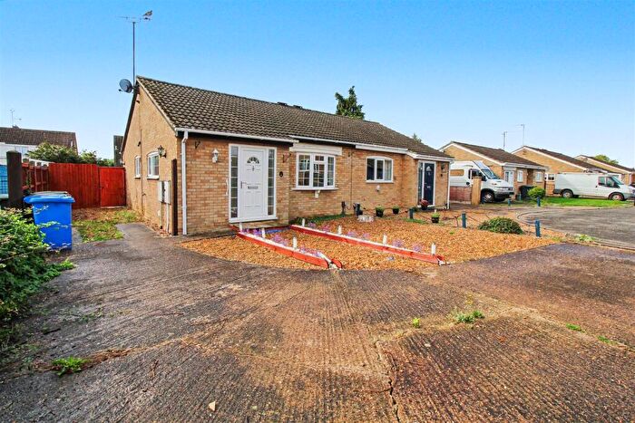 2 Bedroom Semi-Detached Bungalow For Sale In Popham Close, Raunds, NN9