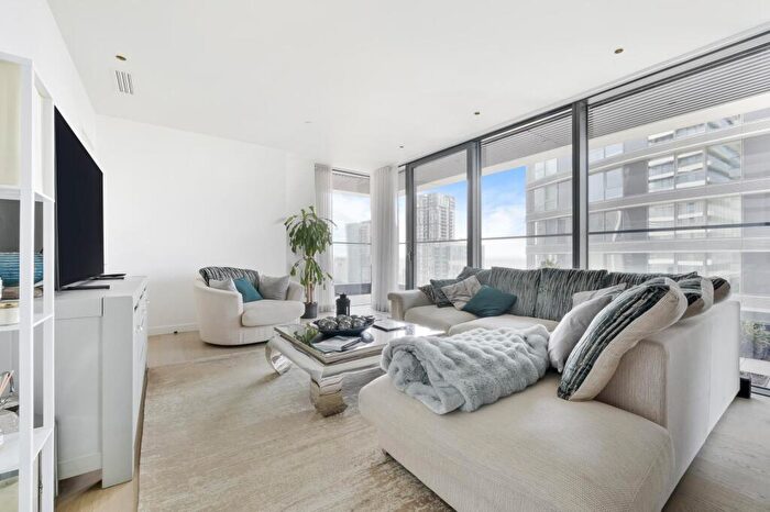 2 Bedroom Apartment For Sale In Hobart Building, Canary Wharf, London, E14