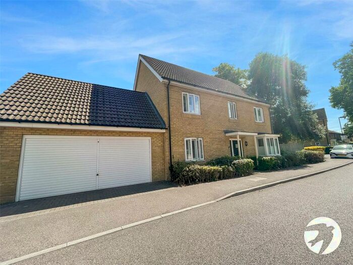 4 Bedroom Detached House To Rent In Martin Drive, Stone, Dartford, Kent, DA2