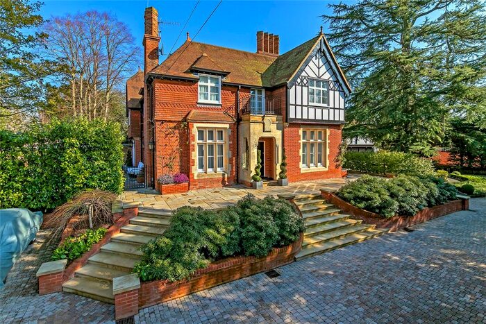 4 Bedroom Detached House For Sale In Aldenham Road, Letchmore Heath, Watford, Hertfordshire, WD25