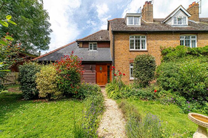 4 Bedroom Semi-Detached House For Sale In Norton Road, Norton, ME9