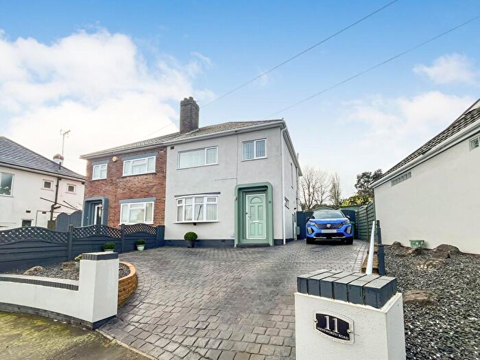 3 Bedroom Semi Detached House For Sale In Wentworth Road, Overslade, Rugby, CV22