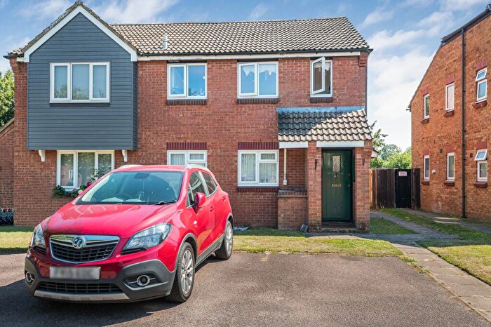 1 Bedroom Maisonette For Sale In Nash Close, Welham Green, AL9
