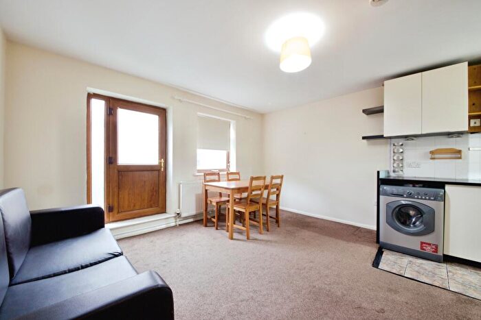 2 Bedroom Apartment To Rent In Cowley Court, West Street, E11