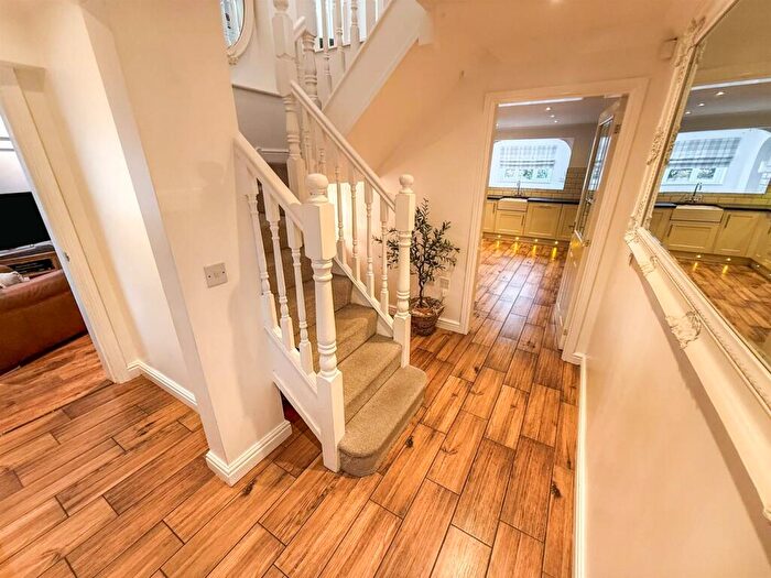 4 Bedroom Detached House For Sale In Maes Hyfryd, Chirk, LL14
