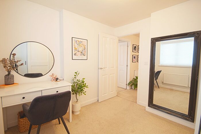 4 Bedroom Detached House For Sale In Restharrow Road, Broughton, HP22