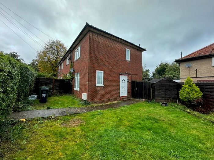 2 Bedroom End Of Terrace House To Rent In Shaw Road, Downham, Bromley, BR1