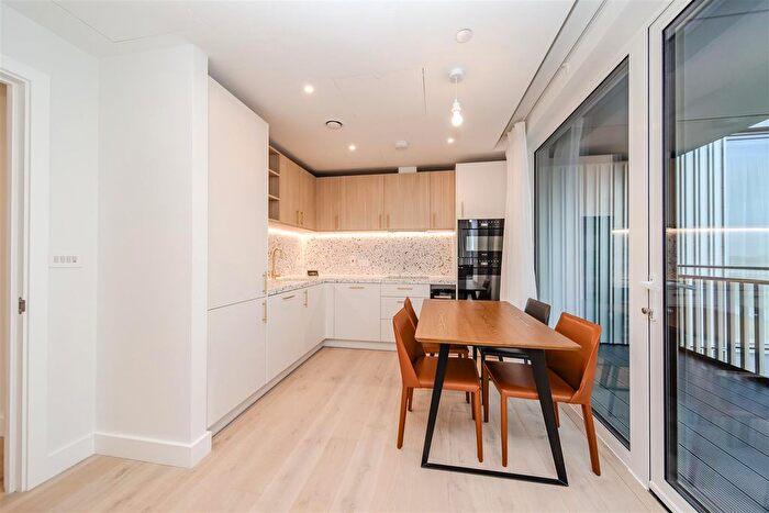 2 Bedroom Flat To Rent In Brill Place, Grand Central Apartments, NW1