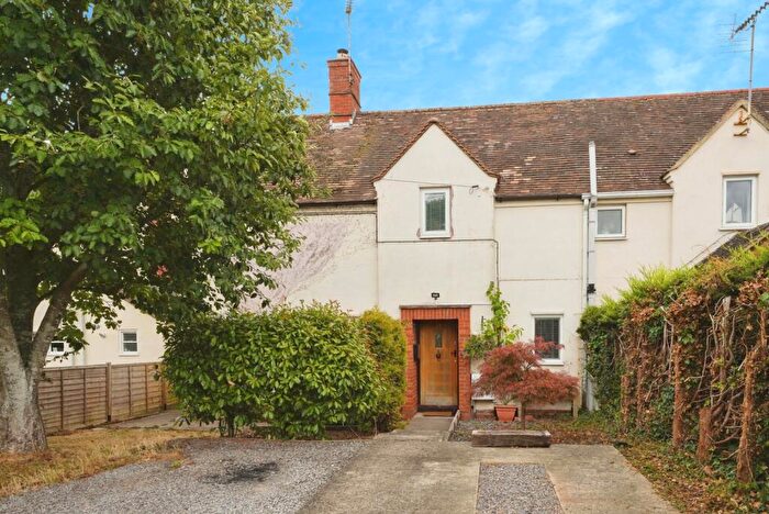 3 Bedroom Semi-Detached House For Sale In Severn Way, Apperley, Gloucester, Gloucestershire, GL19