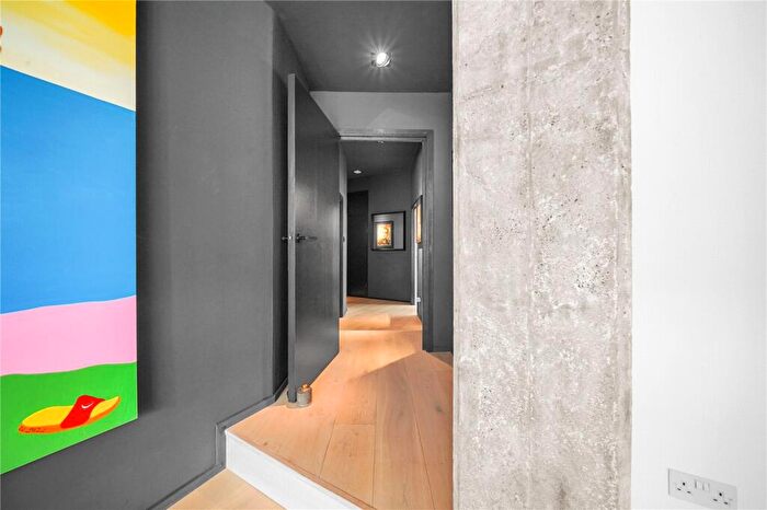 2 Bedroom Apartment For Sale In St John Street, EC1V
