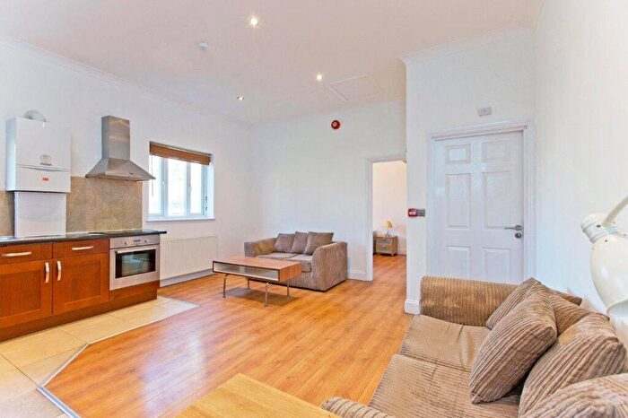 2 Bedroom Flat To Rent In Pennyfields, Poplar, London, E14