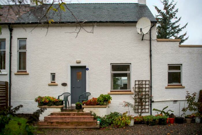 3 Bedroom Semi-Detached House For Sale In Hillhead, Inverfarigaig, Inverness, IV2