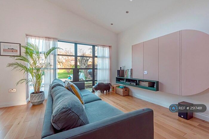 4 Bedroom Semi-Detached House To Rent In Rochester Way, London, SE3