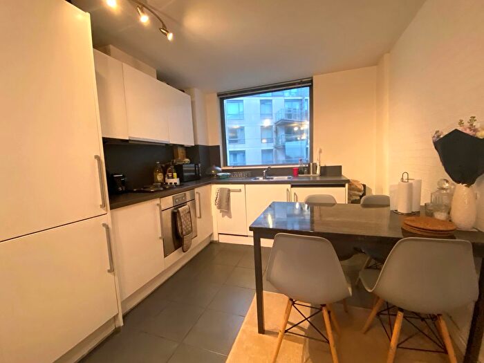 2 Bedroom Property To Rent In Centenary Plaza, Birmingham, B1