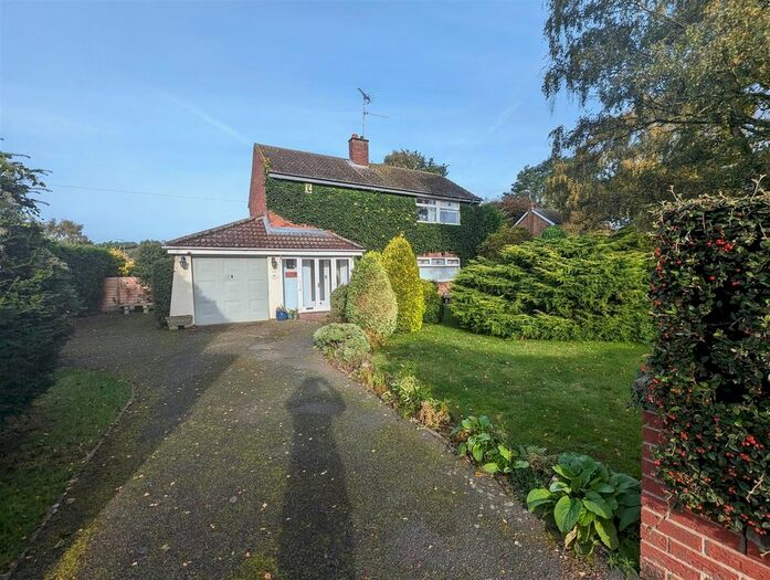 3 Bedroom Detached House For Sale In Woodlands, Winthorpe, Newark, NG24