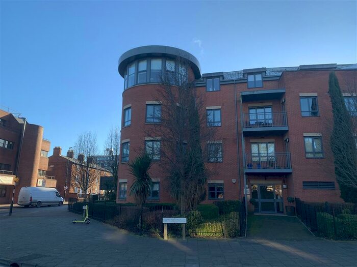 1 Bedroom Apartment To Rent In Buckingham Street, Aylesbury, HP20